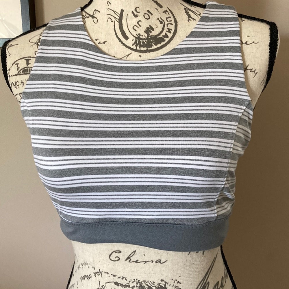 Athleta Breathe Deep racer back crop sports bra